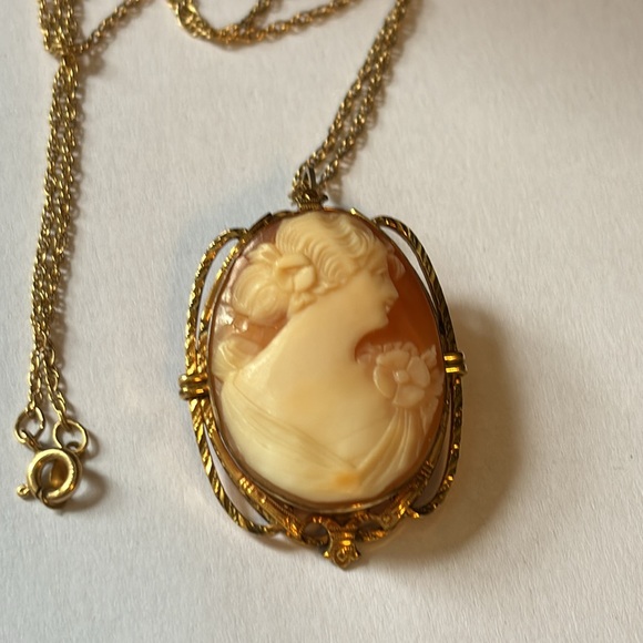 Gorgeous Victorian 12KGF shell Cameo pendant or brooch on a 14kGF 24” chain - Picture 7 of 8